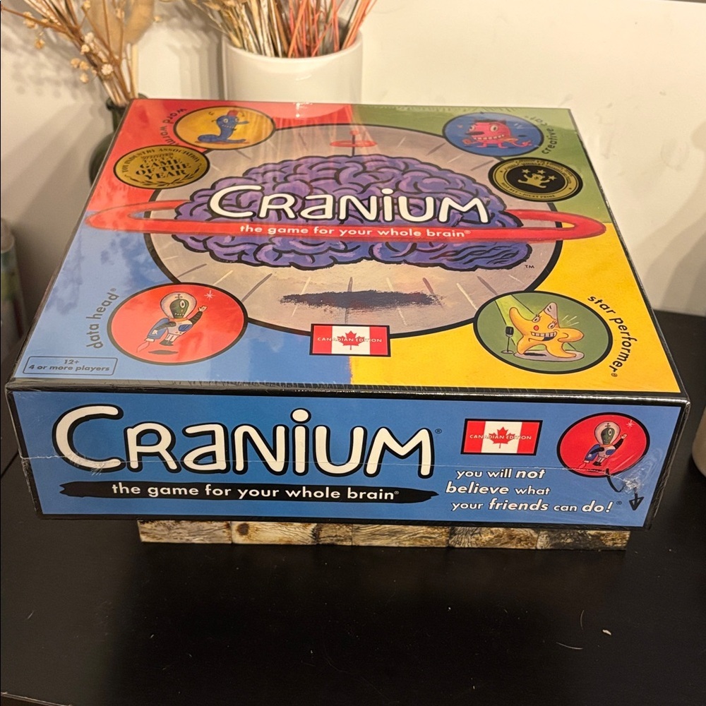 NWT CRANIUM Family Board Game Award Winning Canadian Edition Ages 12+ - Picture 5 of 8
